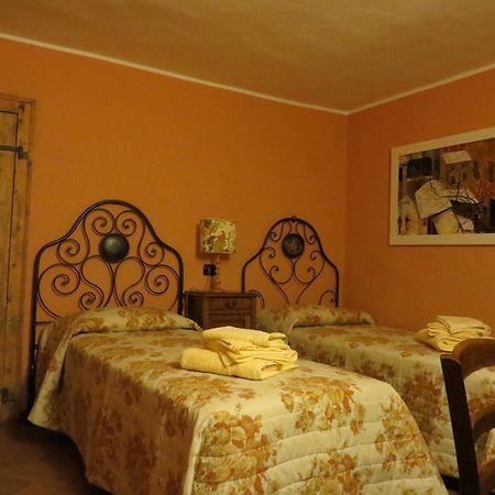 La Ca' Di Sala Bed and Breakfast Margno Kamer foto