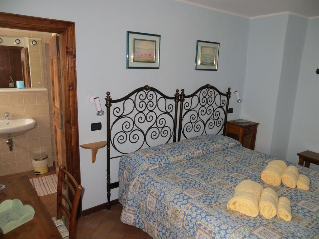 La Ca' Di Sala Bed and Breakfast Margno Kamer foto