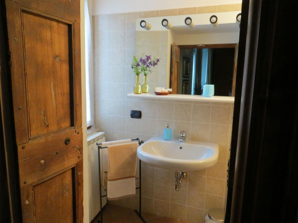 La Ca' Di Sala Bed and Breakfast Margno Kamer foto