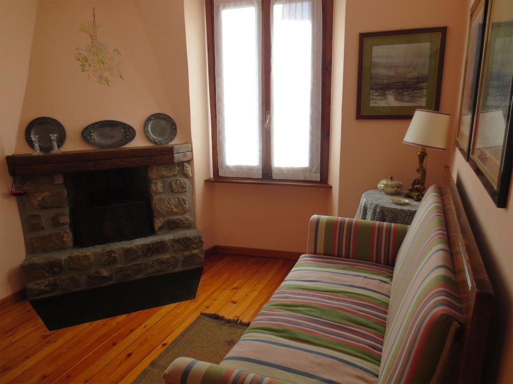 La Ca' Di Sala Bed and Breakfast Margno Kamer foto